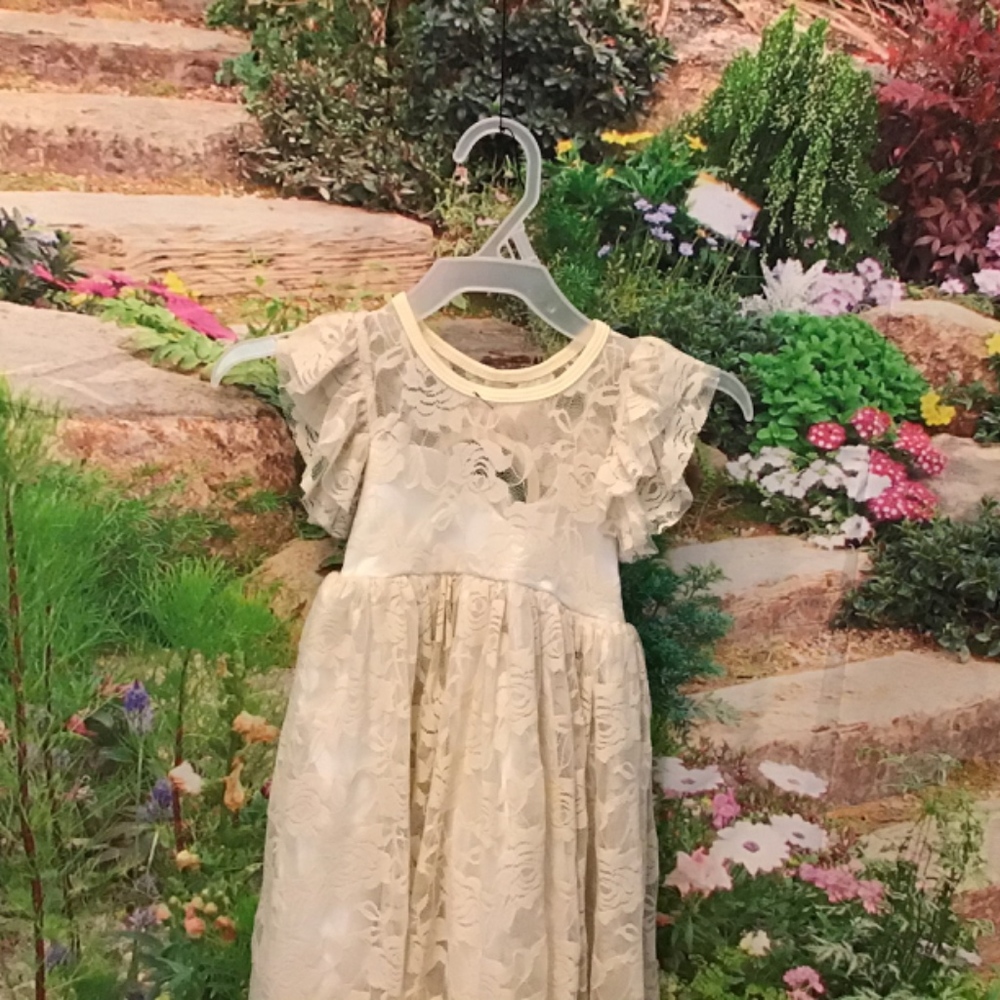 SALE STUNNING lace flower girl dress ruffle sleeve - Picture 8 of 8
